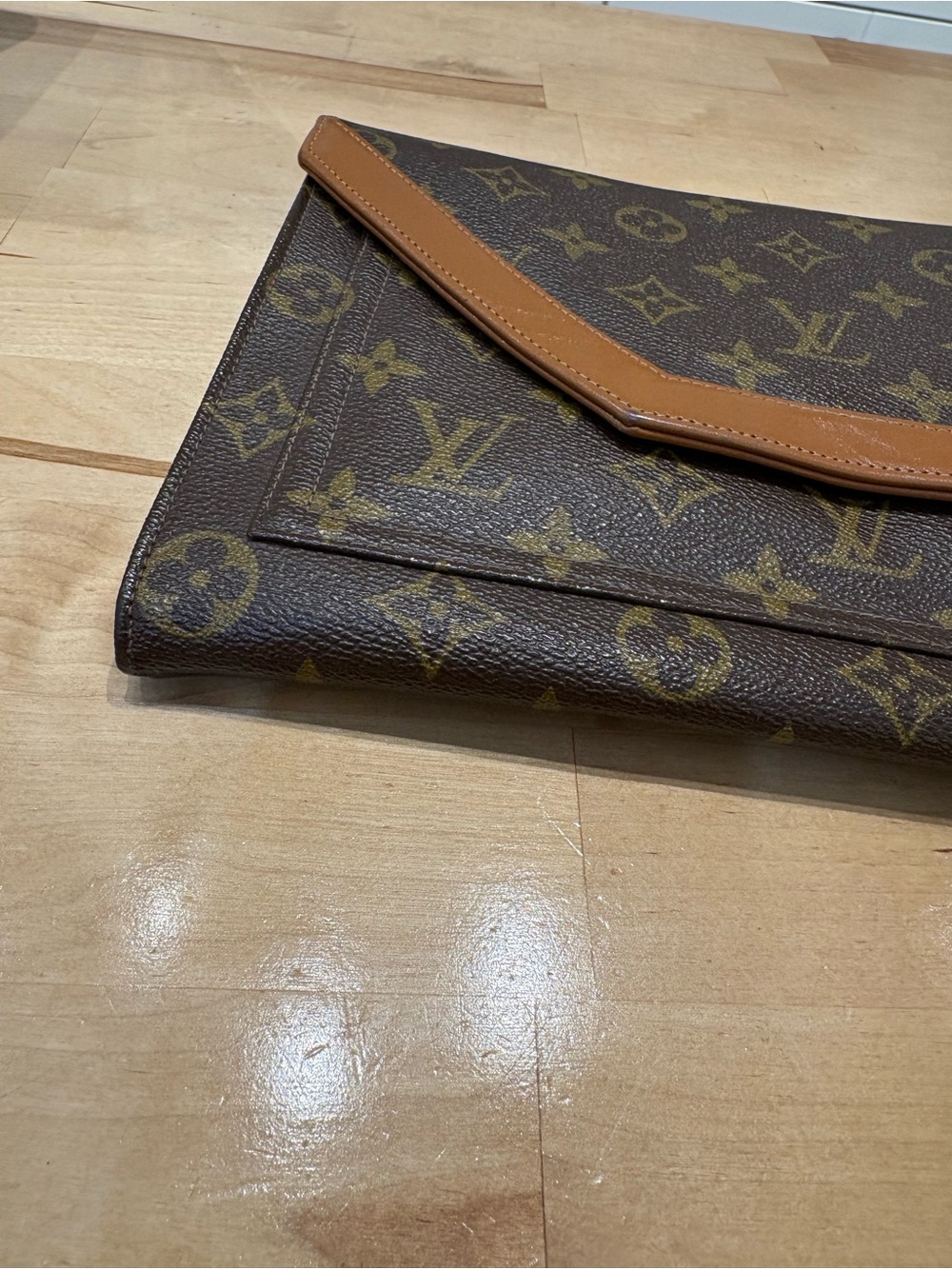 Louis Vuitton Vintage The French Co Clutch - Picture 3 of 10